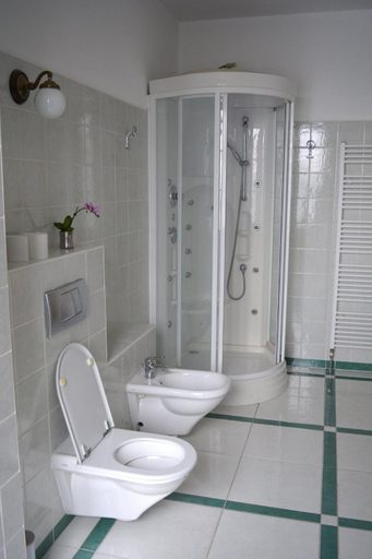 Bathroom 5, Kastiel AGATKA, Senec