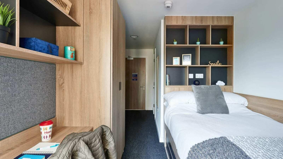 Bedroom 4, Student Only Southampton Crossings, Southampton