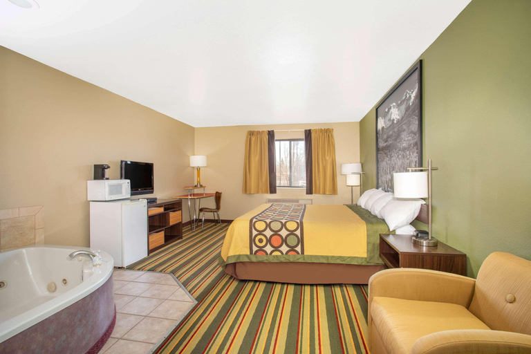 Bedroom 5, Super 8 by Wyndham Kremmling, Grand