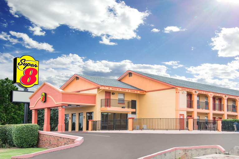Food & Drinks 5, Super 8 by Wyndham Tulsa/Arpt/St Fairgrounds, Tulsa