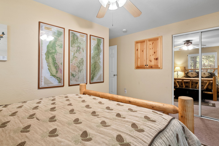 Bedroom 2, Magic Mountain, San Bernardino