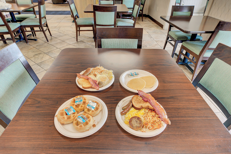 Food & Drinks 5, Days Inn by Wyndham Helena, Lewis and Clark