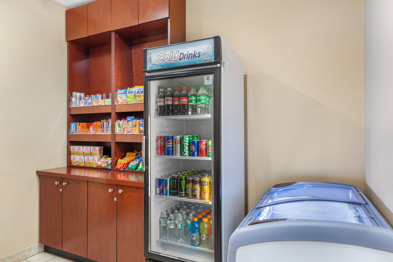 Food & Drinks 3, Comfort Suites Greensboro - High Point, Guilford