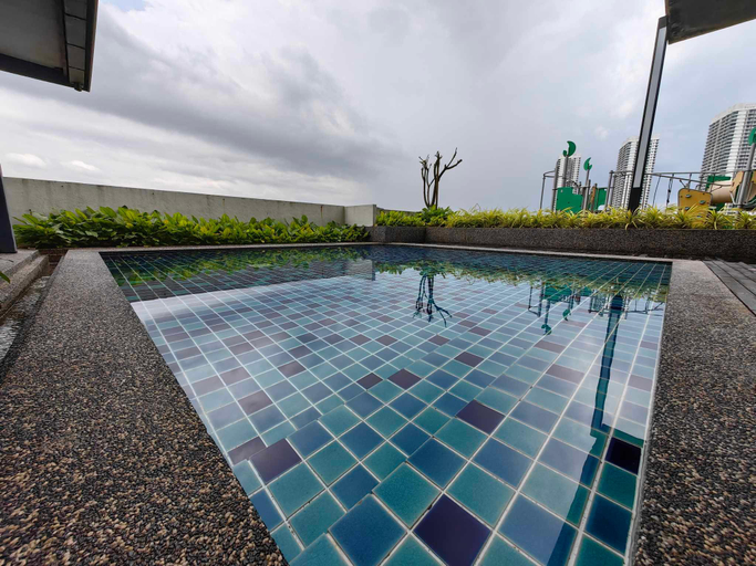Sport & Beauty 4, Meridin Sovo 3713  Couple Legoland Netflix BySTAY, Johor Bahru