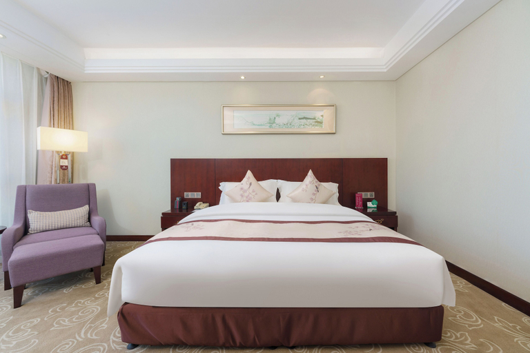 Bedroom 2, Soluxe Heyi Hotel Dalian, Dalian