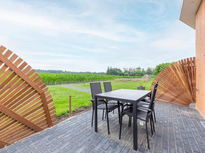 Balcony 3, Holiday Home in Forested Netherlands With Terrace, Goirle