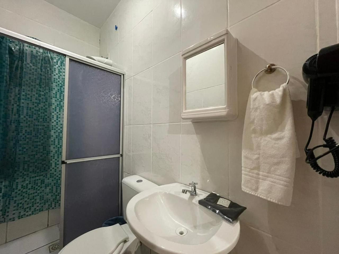 Bathroom 4, Villa Bilac - Amplos Studios 2km da Vila Germanica, Blumenau