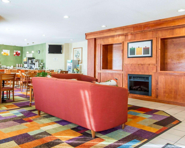 Public Area 3, Quality Inn & Suites Keokuk North, Lee