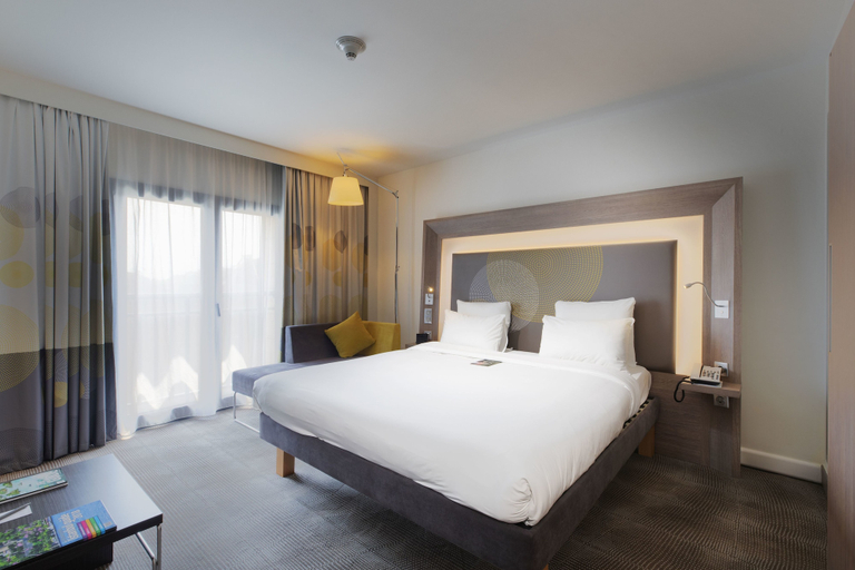 Bedroom 3, Novotel Istanbul Bosphorus, Beyoğlu