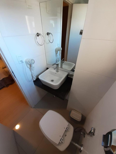 Bathroom 5, Klein Ville Dois Irmaos, Dois Irmãos