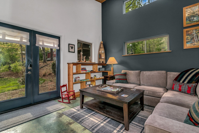 Others 3, Cozy Laurel Cabin, Buncombe