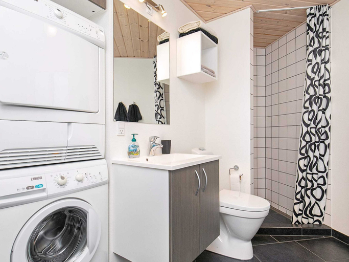 Bathroom, 5 Star Holiday Home in Ulfborg, Holstebro