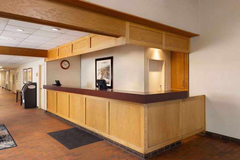 Public Area 2, Travelodge by Wyndham Thunder Bay, Thunder Bay