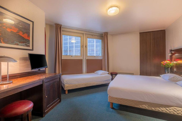 Bedroom 2, Les Artistes, Paris