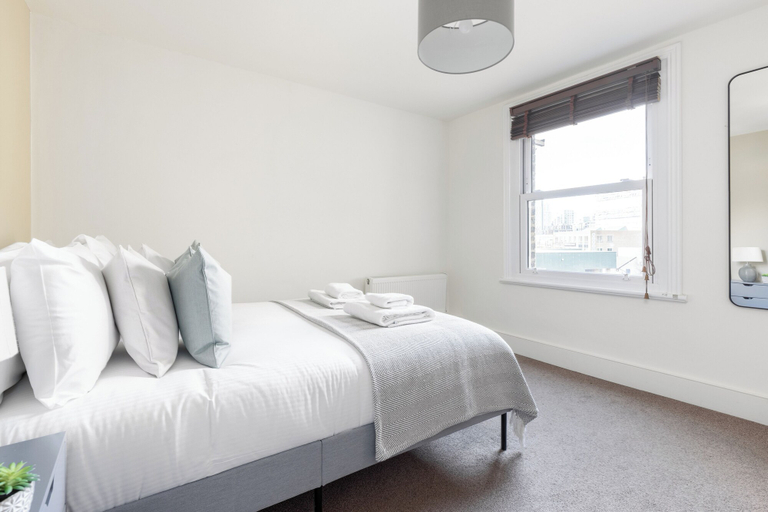 Bedroom 3, Stylish Flat in Wandsworth, London