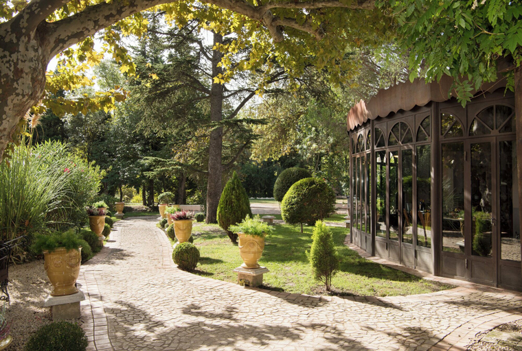 Others 5, Domaine de l'Insoupçonnée, Bouches-du-Rhône