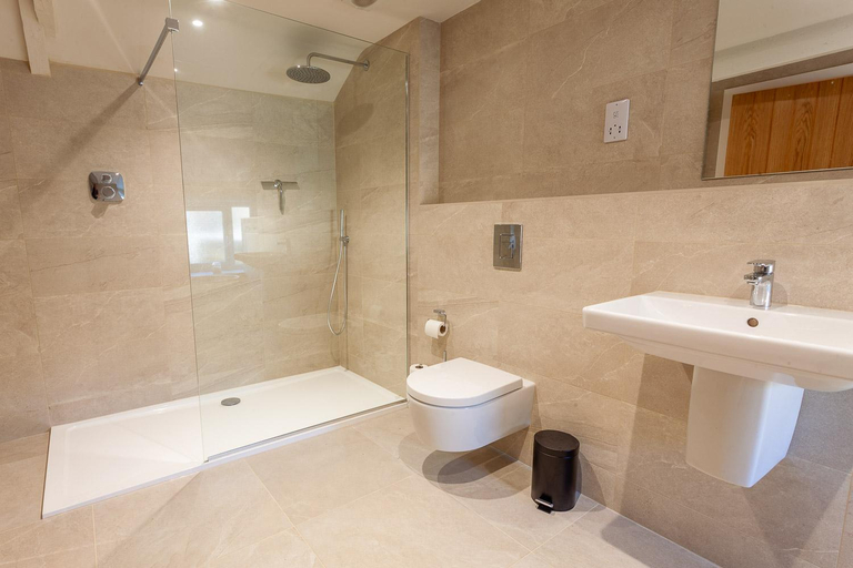 Bathroom 3, The Rose and Thistle Alwinton, Northumberland