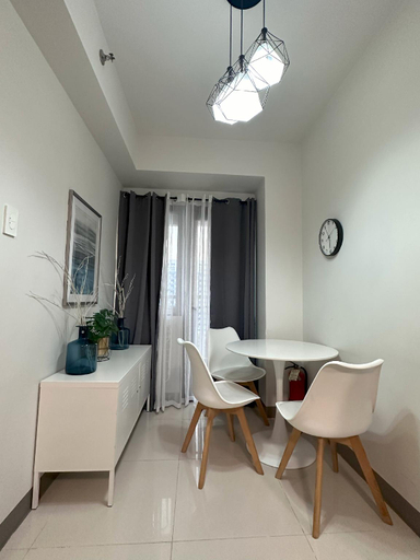 Others 5, Modern Suite @ Moa complex near Naia, Ccp , Dfa, Pasay City