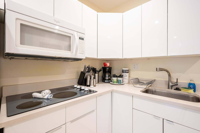 Room 5, Casa Del Mar Beach Studio 3, Broward
