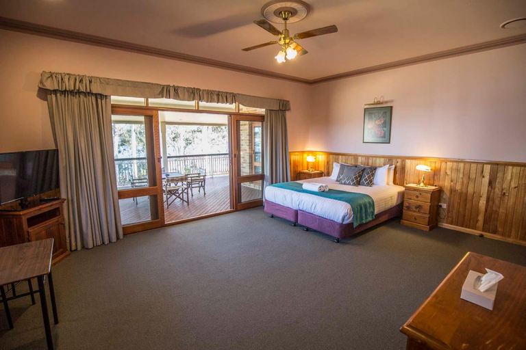 Bedroom 3, Robyns Nest Lakeside Resort, Bega Valley