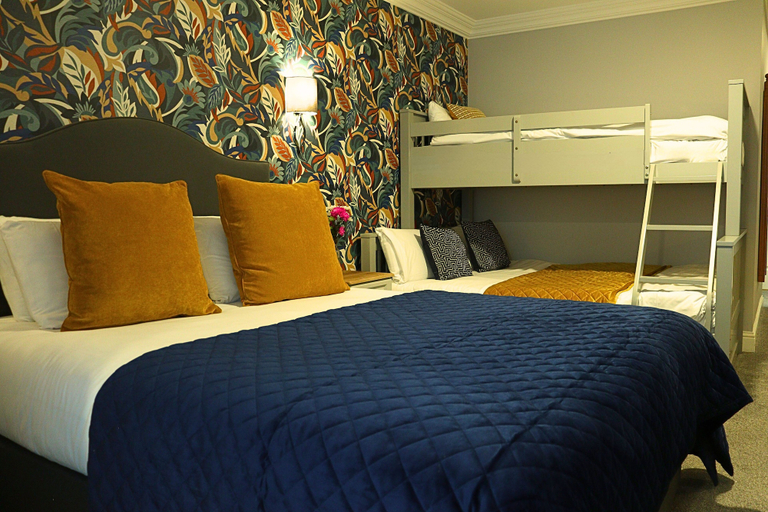 Bedroom 3, Newgrange Hotel