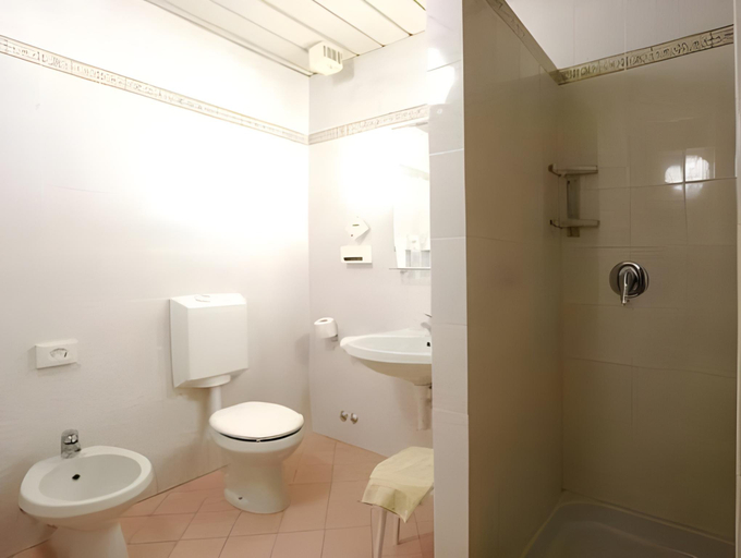 Bathroom 2, Hotel Button, Parma