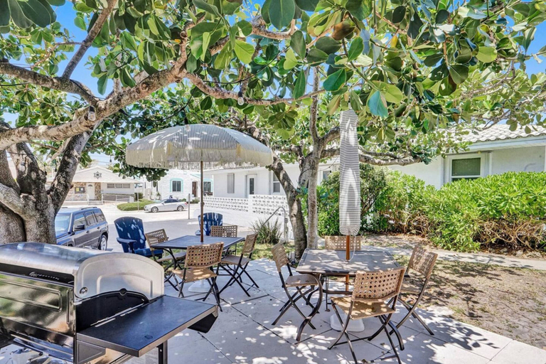 Room 3, Marine Villas 6 in Hollywood, Broward