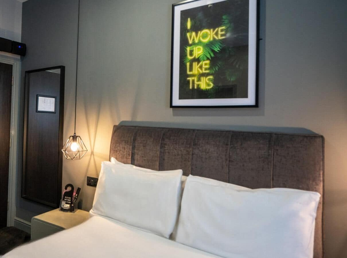 Bedroom 5, Hotel 105 by Hillcrest Hotel, Sefton
