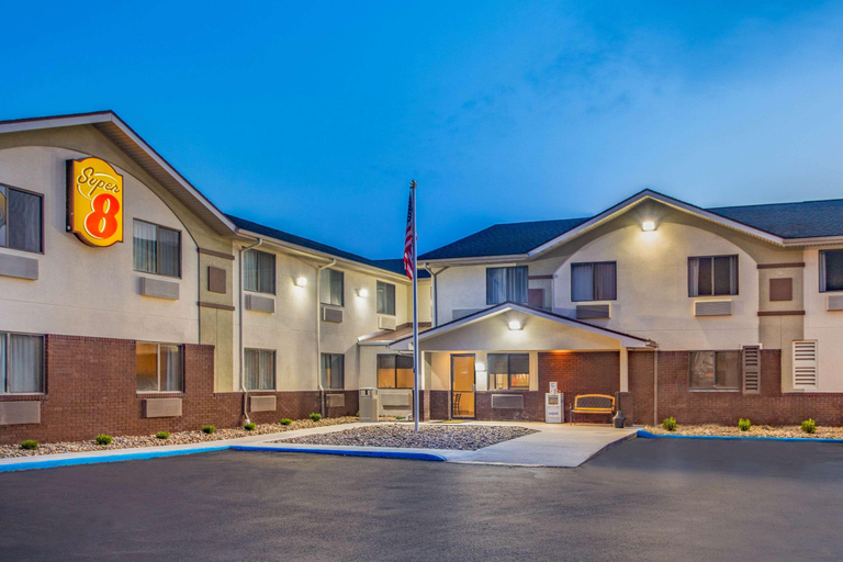 Exterior & Views 2, Super 8 by Wyndham Weston WV, Lewis