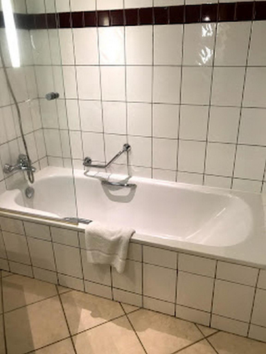 5, Ogeyi Place Hotel , Obio/Akp