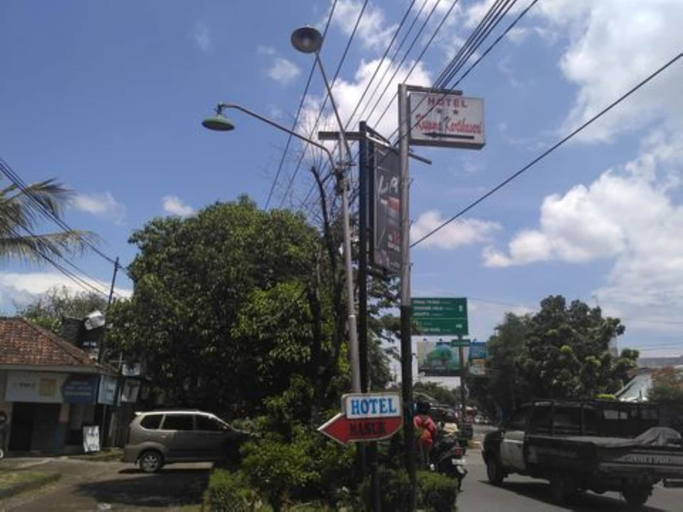 Others 3, Kusuma Kartikasari, Solo