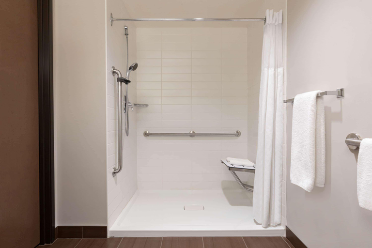 Bathroom 4, Microtel Inn & Suites By Wyndham Bonninville, Division No. 12