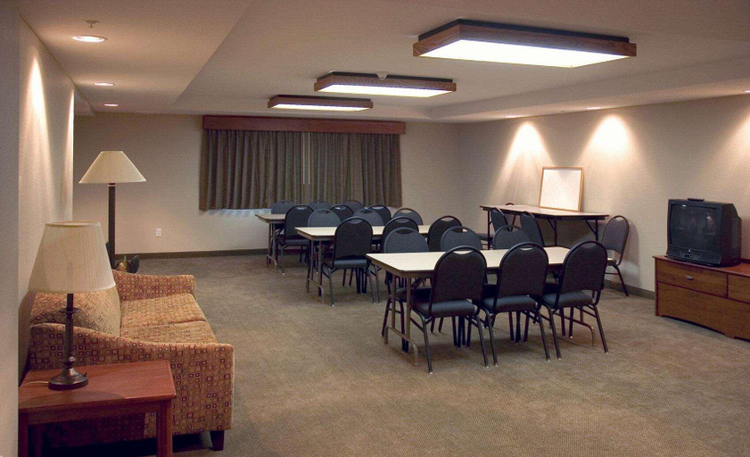 Public Area 2, AmericInn by Wyndham Charlevoix, Charlevoix