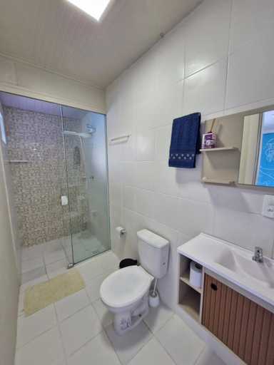 Bathroom, WaveBox Suites Container - Enseada, São Francisco do Sul