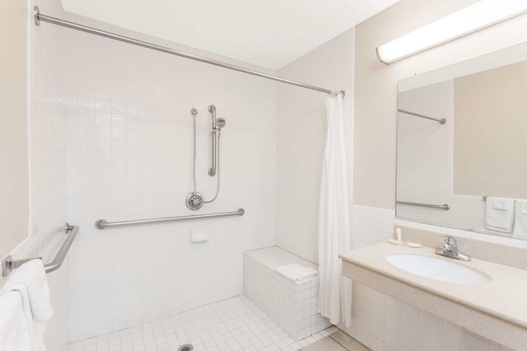 Bathroom 4, Signature Anaheim Maingate, Orange