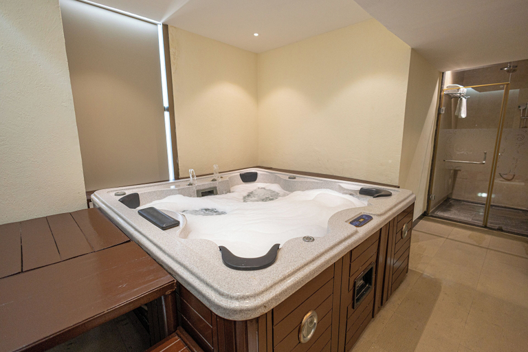 Bathroom 4, The BellaVista Hotel Chandigarh Panchkula, Panchkula