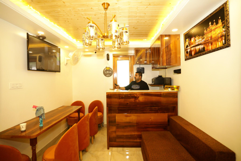 Others 5, Dee ess residency by Lazygetaways, Shimla