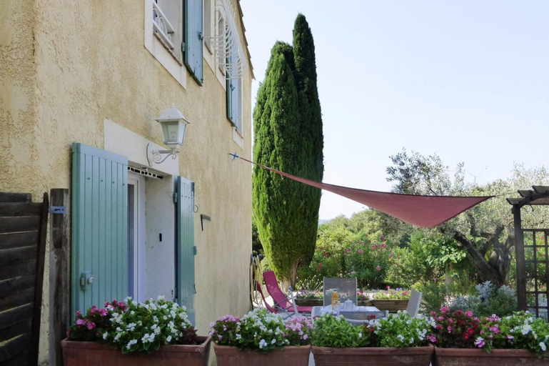 Exterior 2, Holiday Cottage With Private Terrace, Bellegarde, Gard
