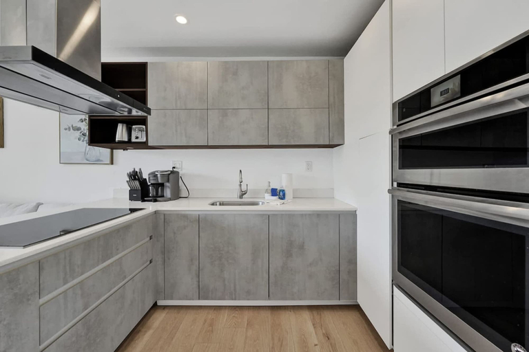 Private kitchen, New Waves On Walnut 3, Broward