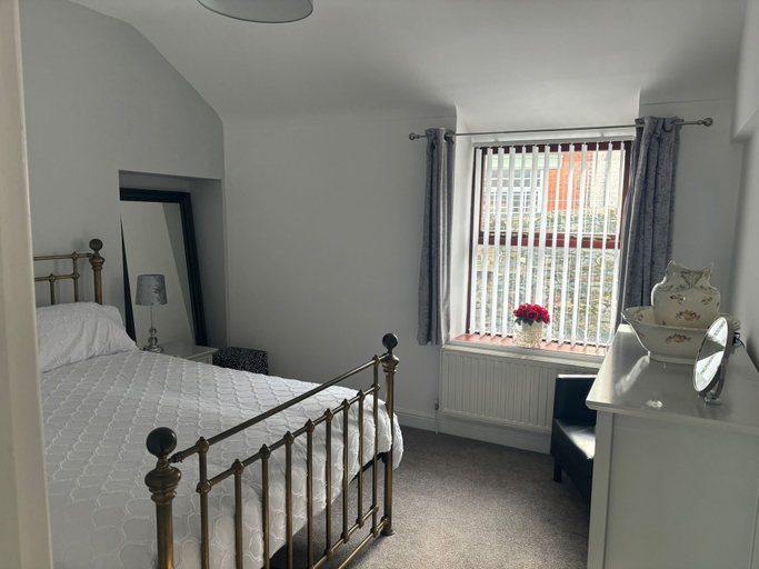Room 3, Penmaenmawr Coastal Retreat, Conwy