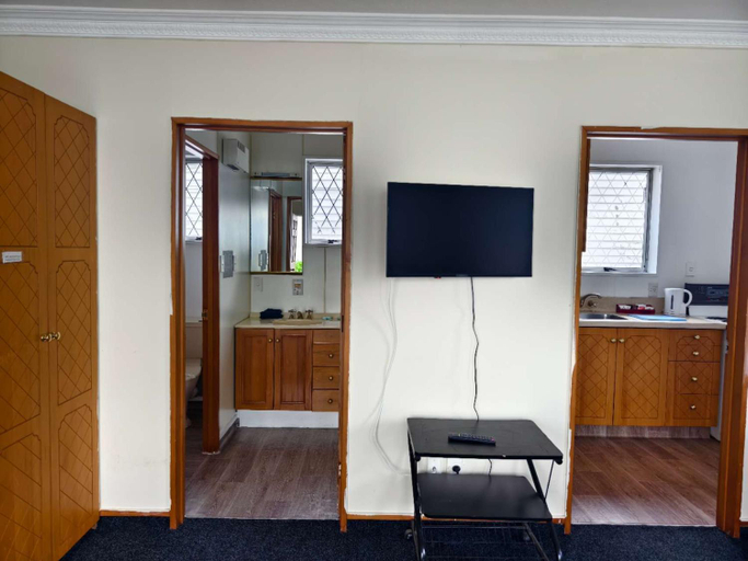 Others 5, Ferry Motel, Christchurch