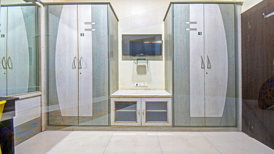 Bathroom, Fabhotel Executive pearl Inn - Nr Twin tower, Pune