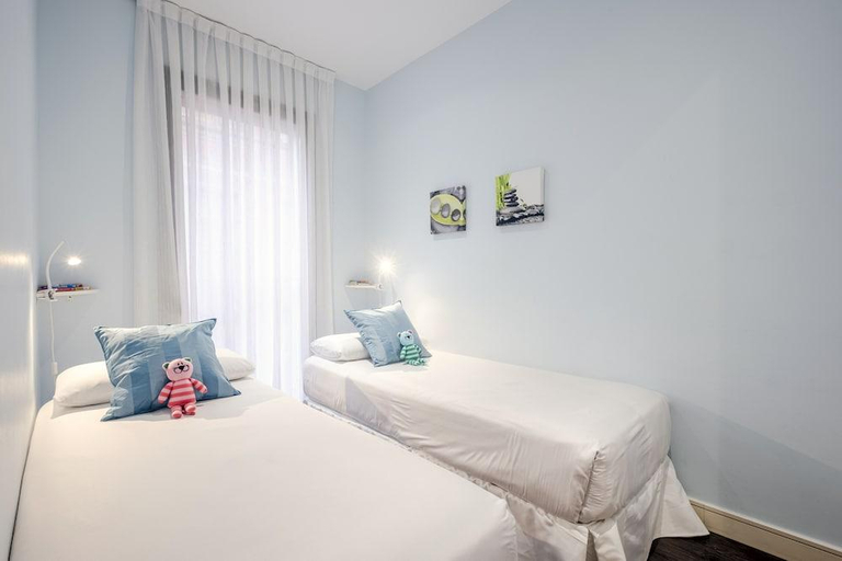 Bedroom 3, Aspasios Catedral Apartments, Barcelona
