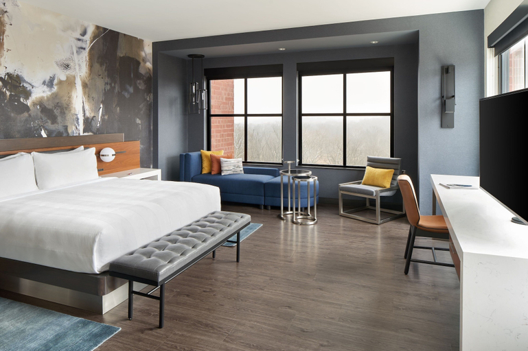 Bedroom 2, Marriott Owings Mills Metro Centre, Baltimore