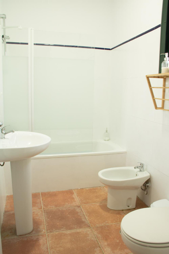 Bathroom 3, Hacienda la Divertida, Cádiz