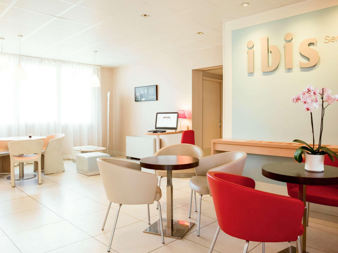 Public Area 3, ibis Senlis, Oise