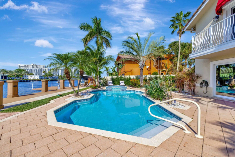 Room 2, Serenity Villa Water Front, Broward