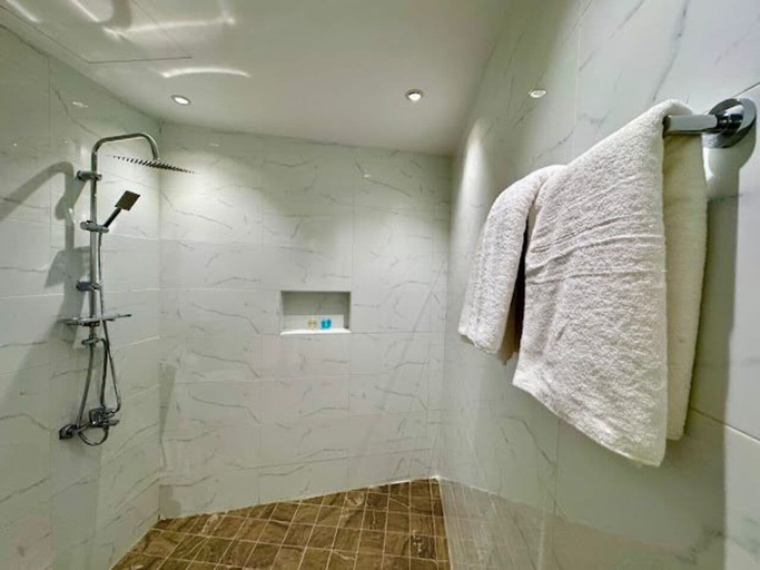Bathroom, Day & night apartments, Riyadh