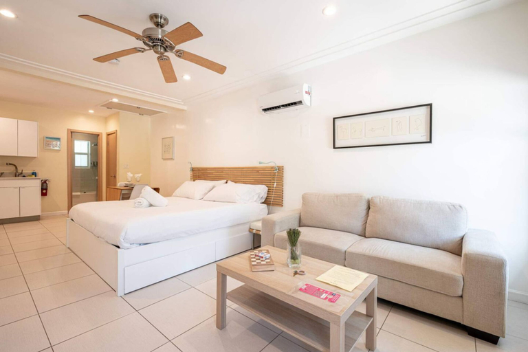 Room 3, Casa Del Mar Beach Studio 3, Broward