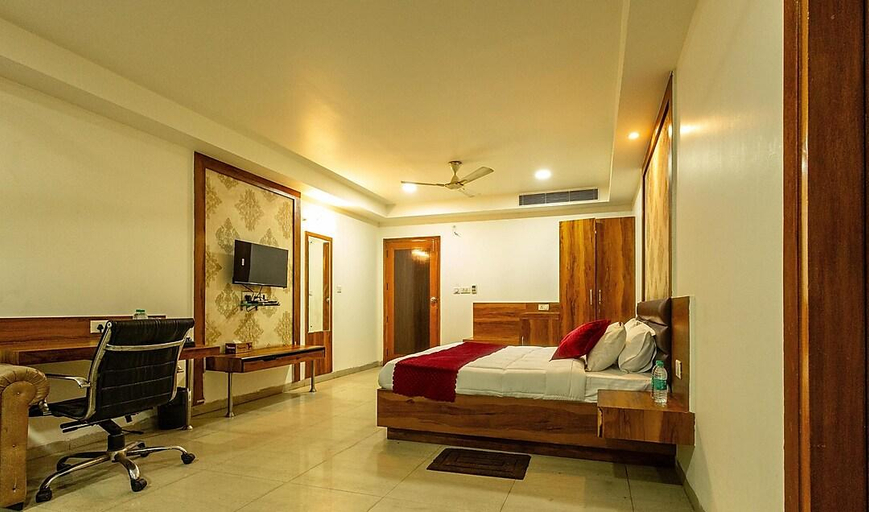 Bedroom 2, Hotel Parth Paradise, Gautam Buddha Nagar